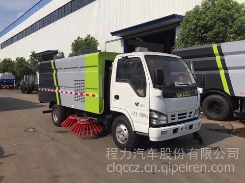 鄭州吸塵車廠家直銷 clw5070txc5型吸塵掃路車，價(jià)美物廉，清潔高效